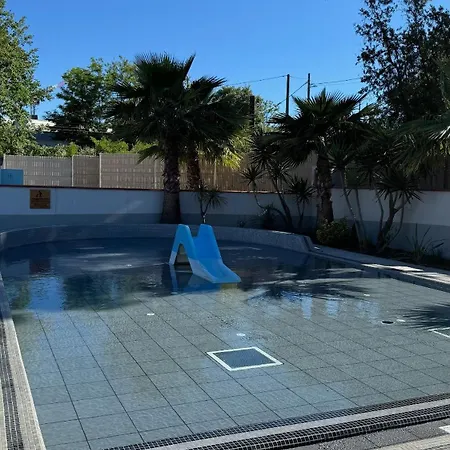 Mobil-home Le Manosely Confort 6 Pers Climatise * Agde